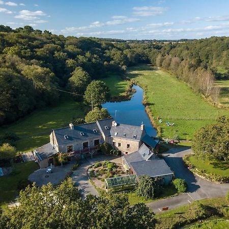 Le Moulin Des Hirondelles Bed and Breakfast Pluvigner Eksteriør billede